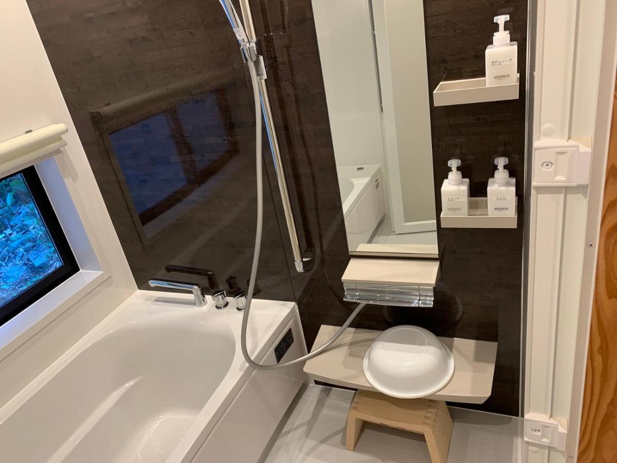 Villa マムヴィッラin森の中の一軒家 à Nago Extérieur photo