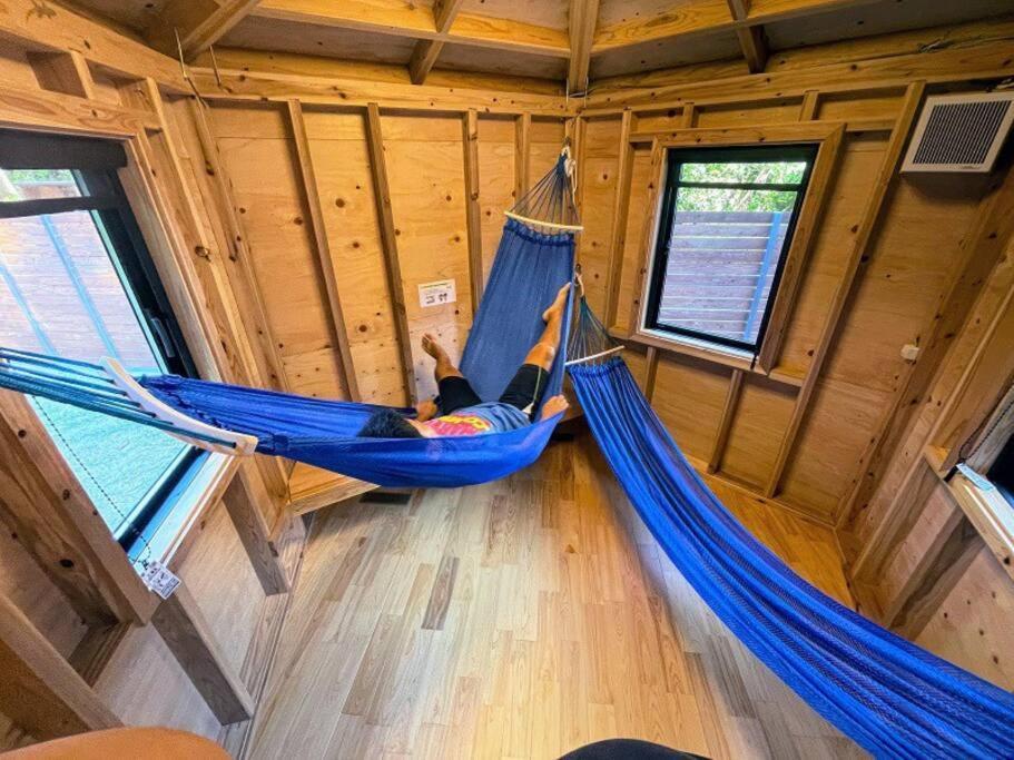 Villa マムヴィッラin森の中の一軒家 à Nago Extérieur photo